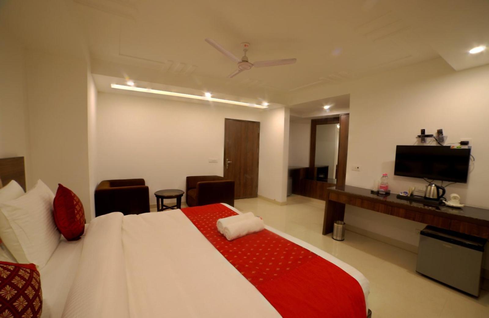 Hotel Chanakya Inn ニューデリー エクステリア 写真