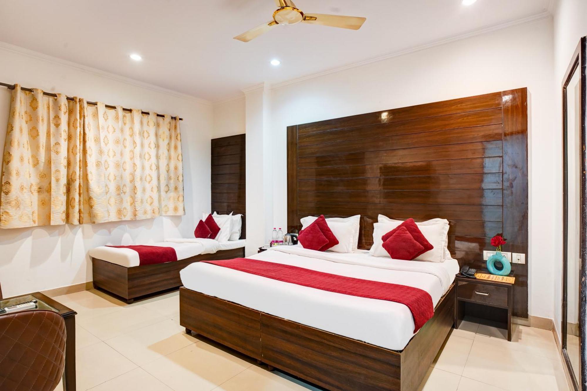 Hotel Chanakya Inn ニューデリー エクステリア 写真