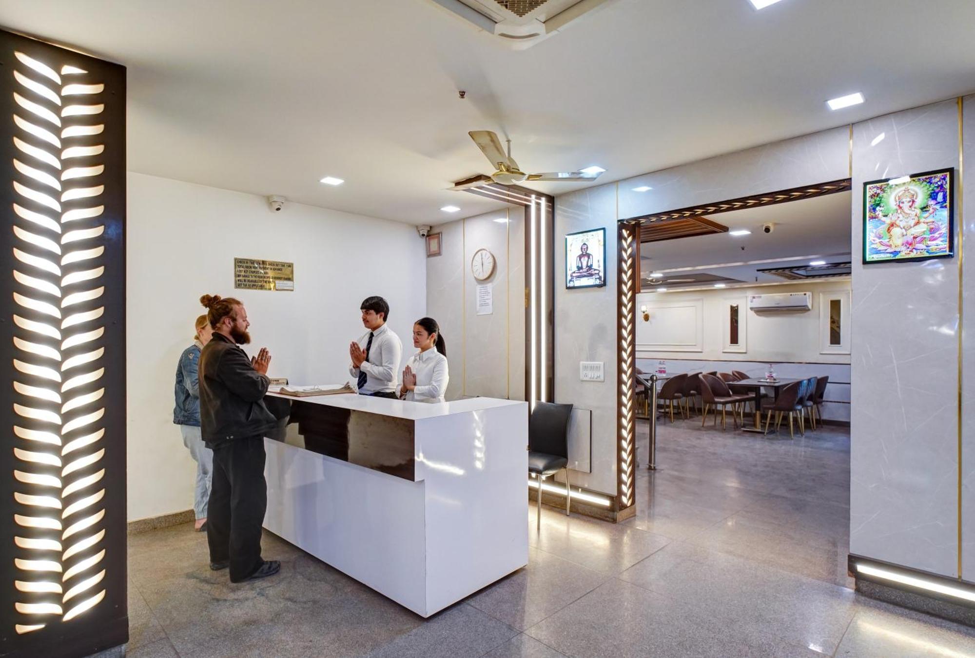 Hotel Chanakya Inn ニューデリー エクステリア 写真