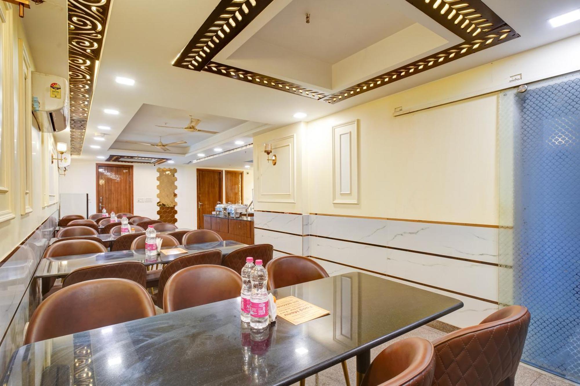 Hotel Chanakya Inn ニューデリー エクステリア 写真