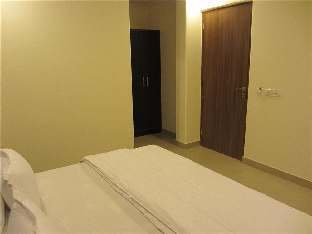 Hotel Chanakya Inn ニューデリー エクステリア 写真